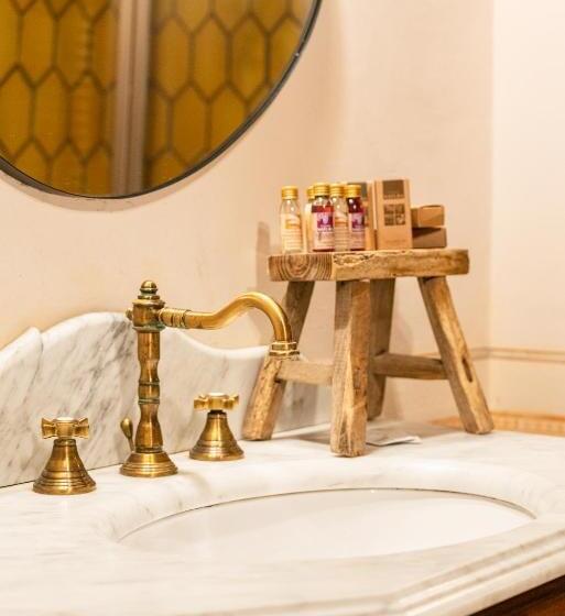 فندق Castello Di Limatola