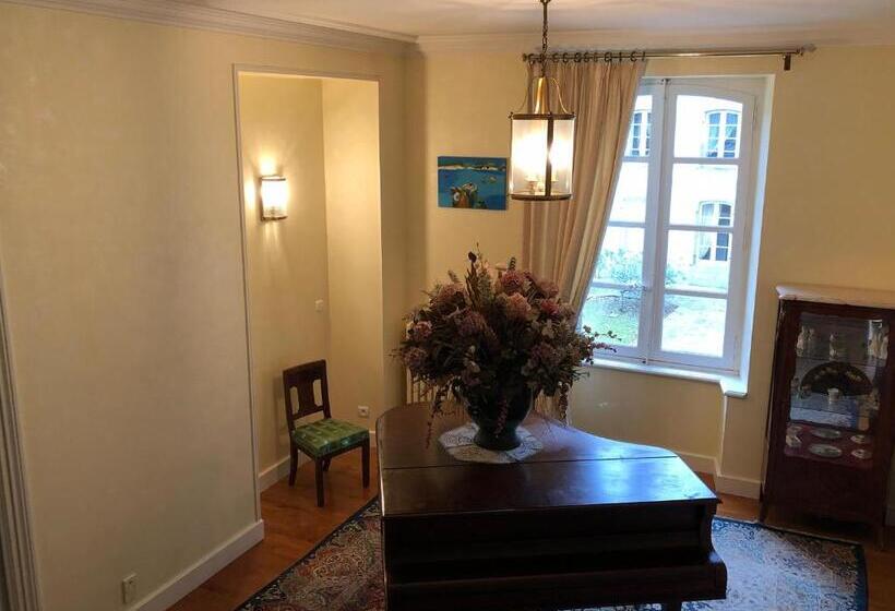 호텔 Chateau De Lannouan