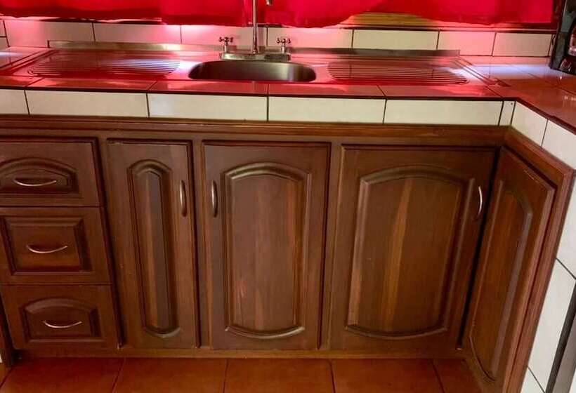 فندق Epic Adventure Lodge