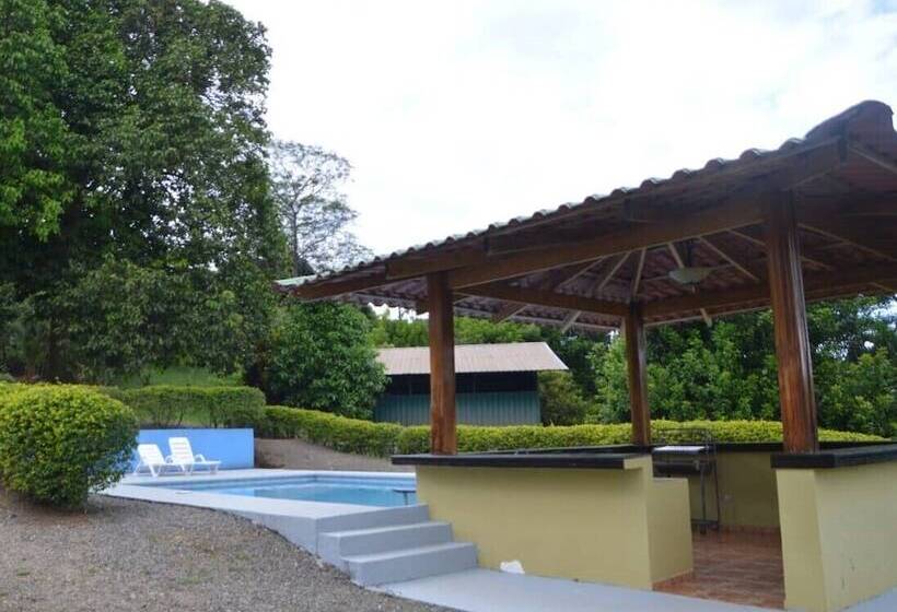 فندق Epic Adventure Lodge