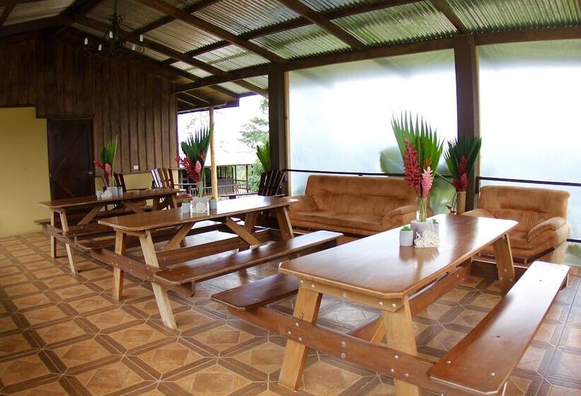 فندق Epic Adventure Lodge