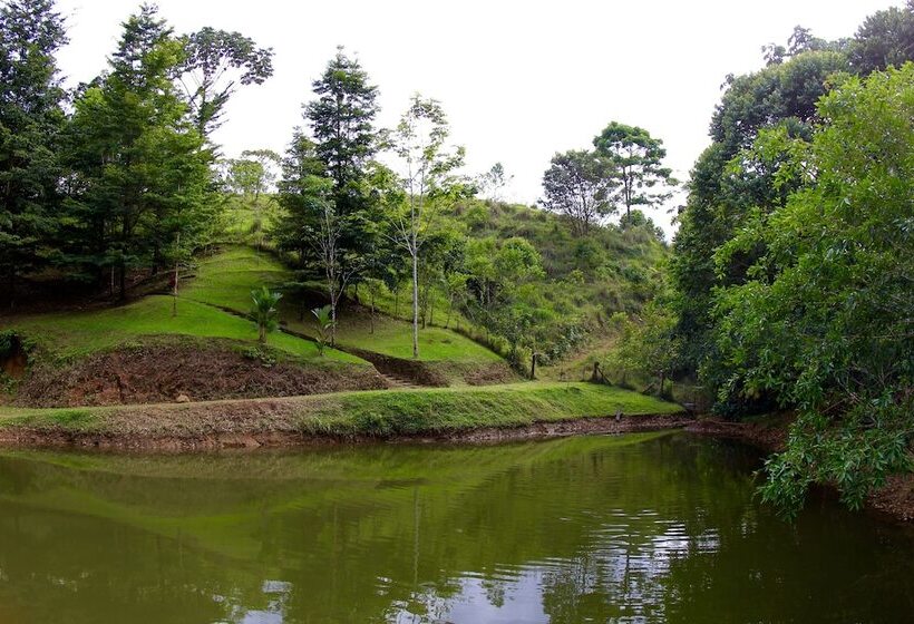 فندق Epic Adventure Lodge