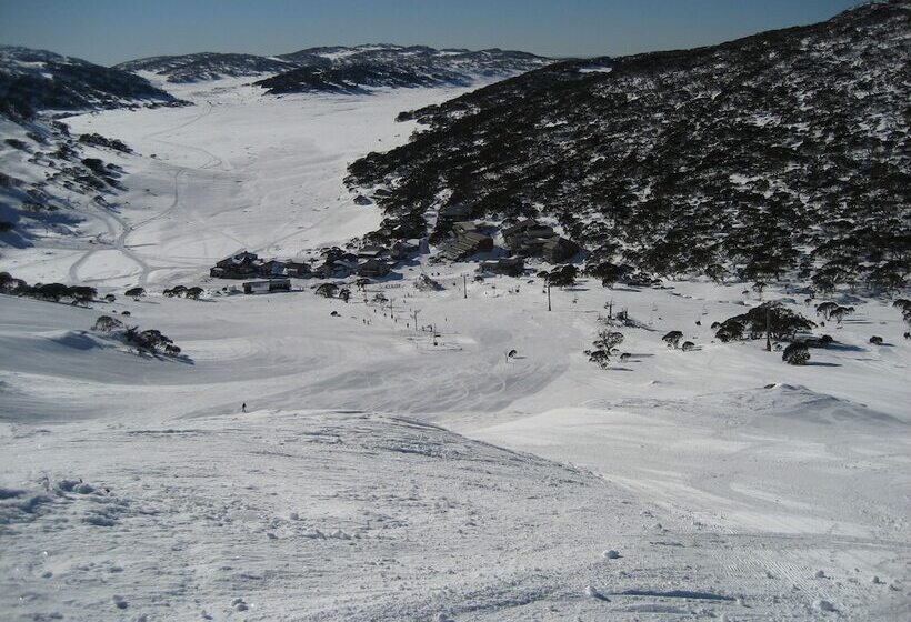 בית מלון כפרי Knockshannoch Ski Lodge