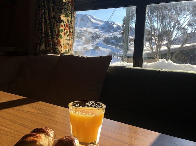 בית מלון כפרי Knockshannoch Ski Lodge