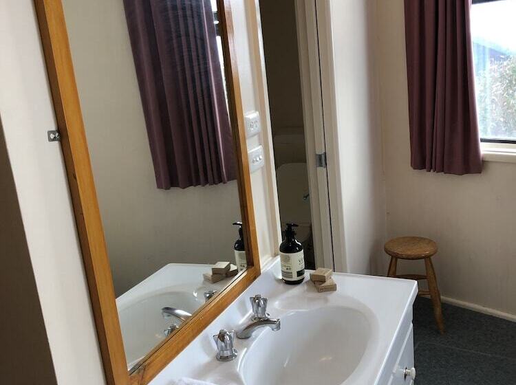 בית מלון כפרי Knockshannoch Ski Lodge