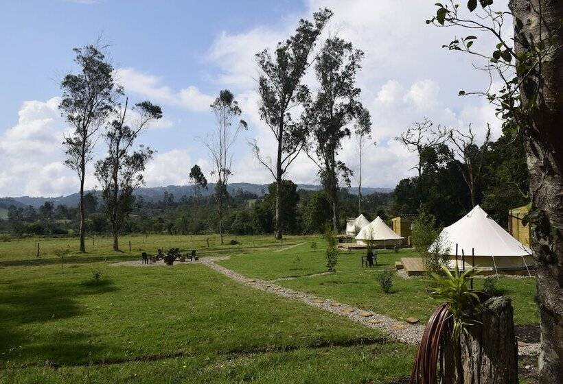 ホテル La Victoria Glamping