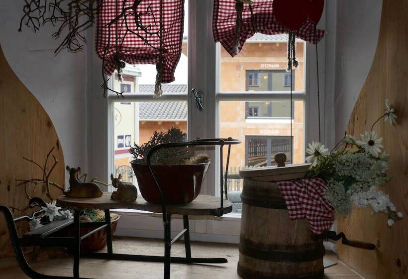 ホテル Landhaus Krone