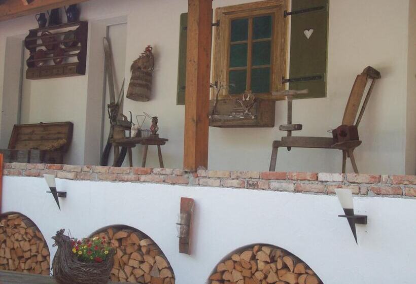 ホテル Landhaus Krone