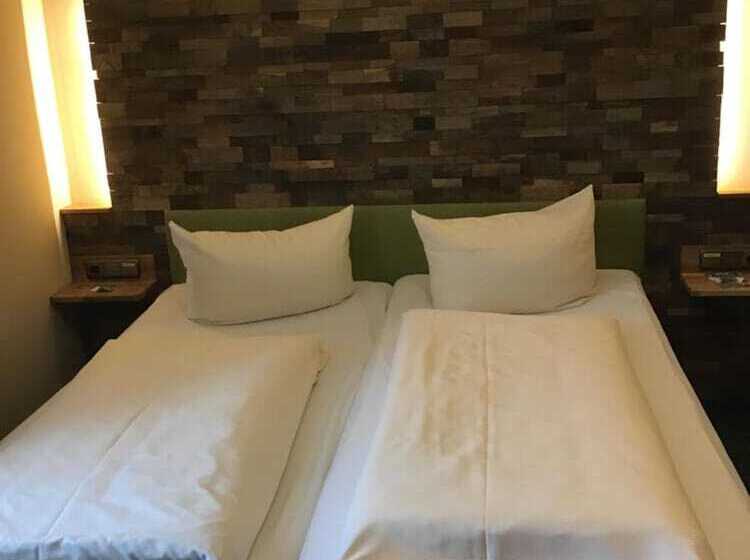 ホテル Landhaus Krone