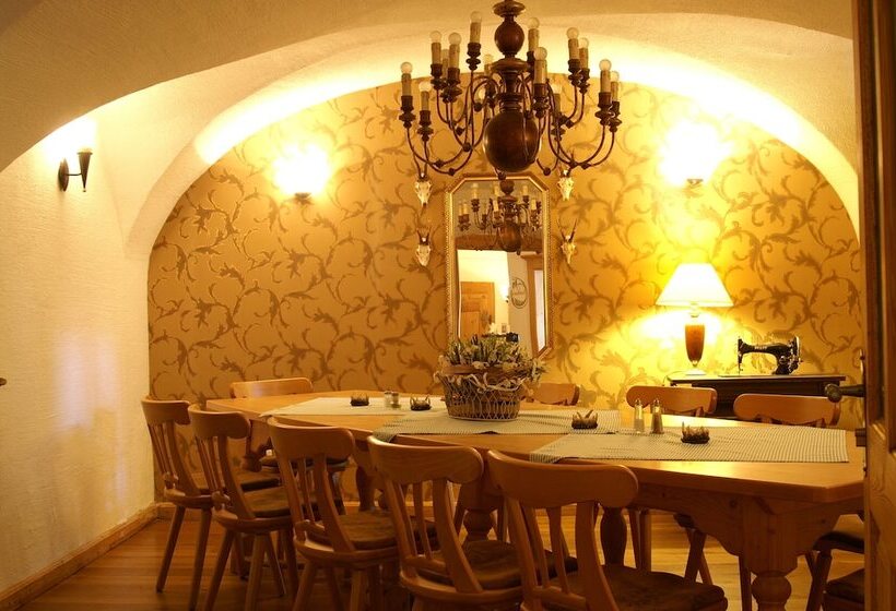 ホテル Landhaus Krone