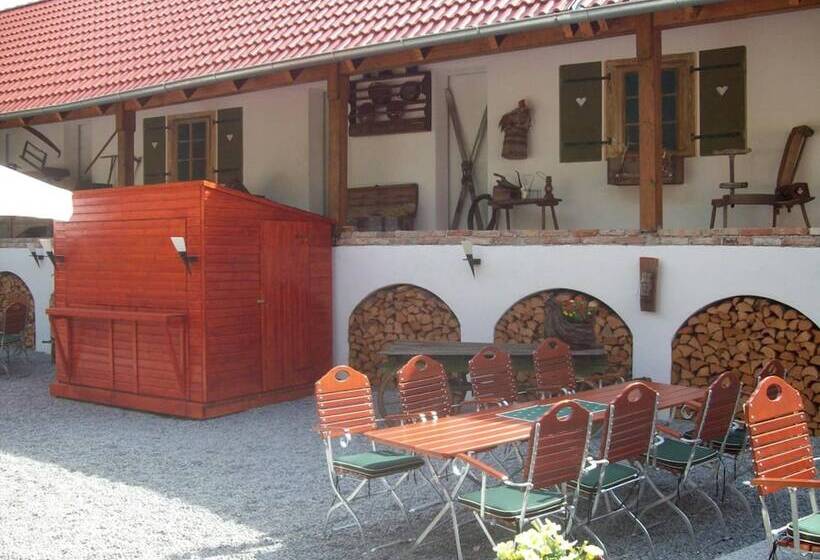 ホテル Landhaus Krone