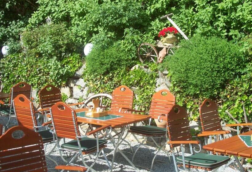 ホテル Landhaus Krone