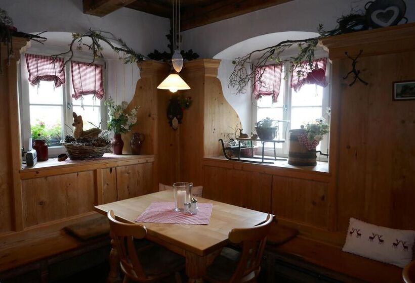 ホテル Landhaus Krone