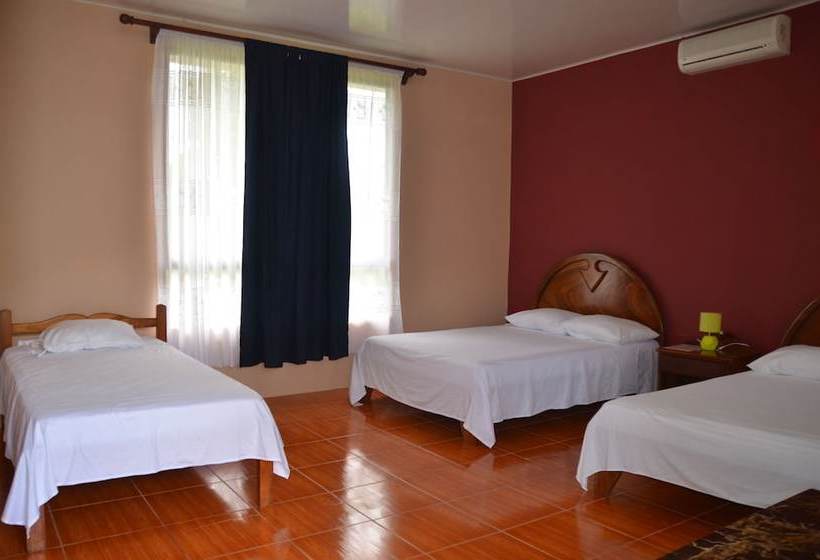 ホテル Lumbres Del Arenal Cabinas Y Villas