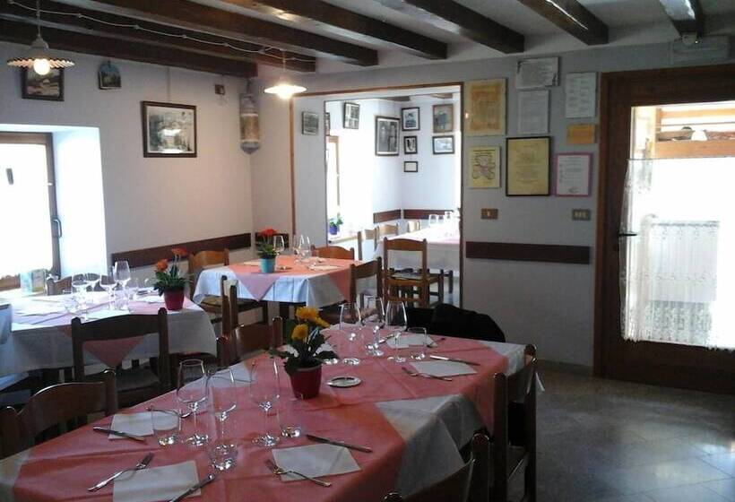 교외 호텔 Agriturismo Pian Dei Tass