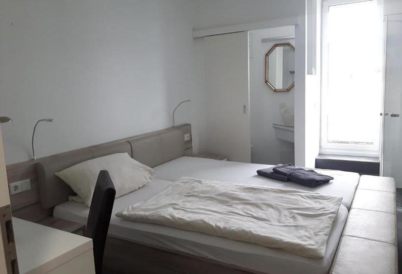 ホテル St. Hubertus