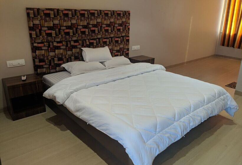 فندق The Kanila Resort