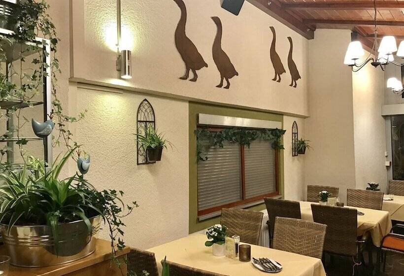 Отель Werneths Landgasthof Hirschen