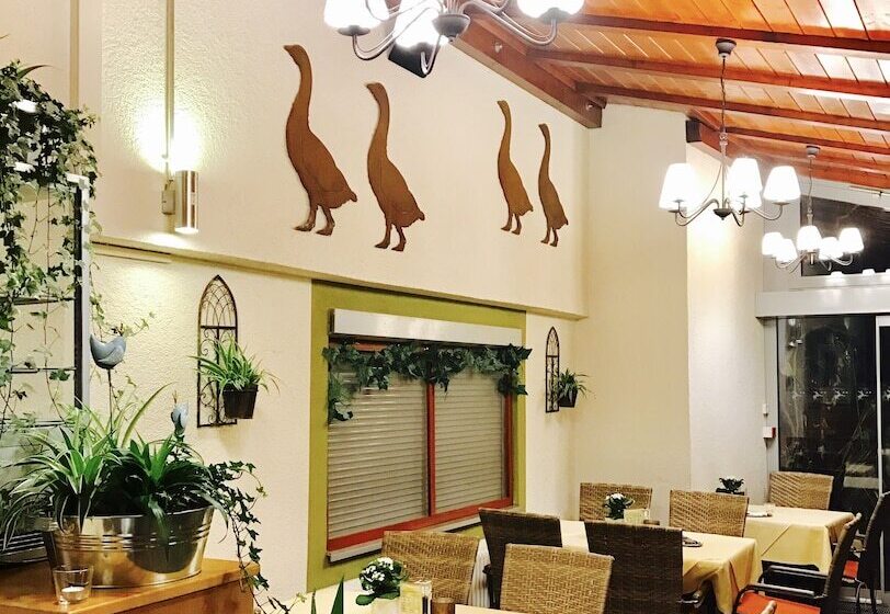 Отель Werneths Landgasthof Hirschen