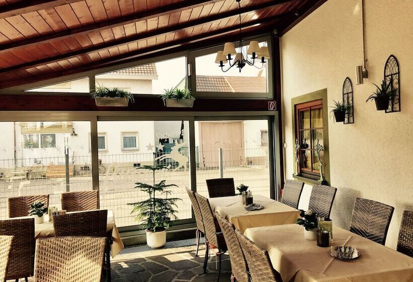 Отель Werneths Landgasthof Hirschen