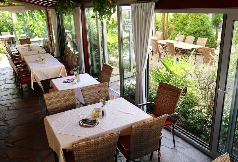 Отель Werneths Landgasthof Hirschen