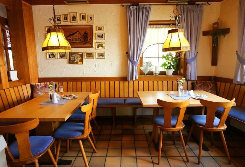 Отель Werneths Landgasthof Hirschen