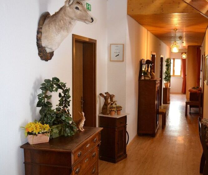 Отель Werneths Landgasthof Hirschen