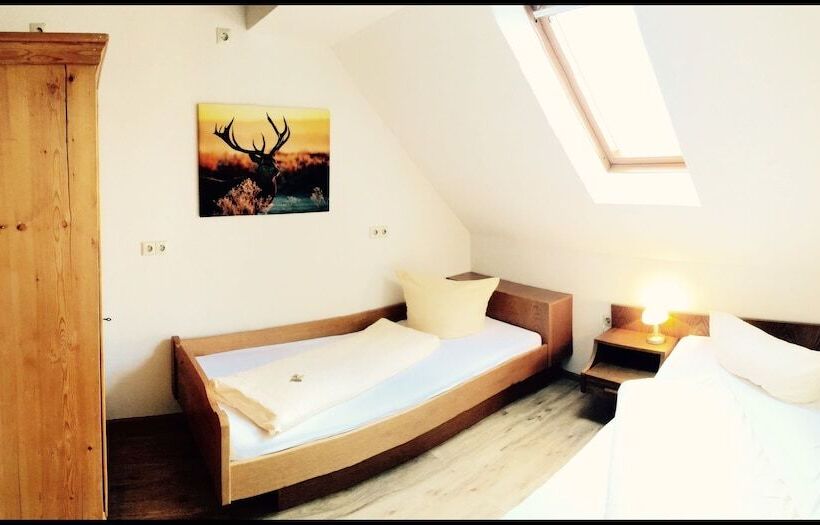 Отель Werneths Landgasthof Hirschen