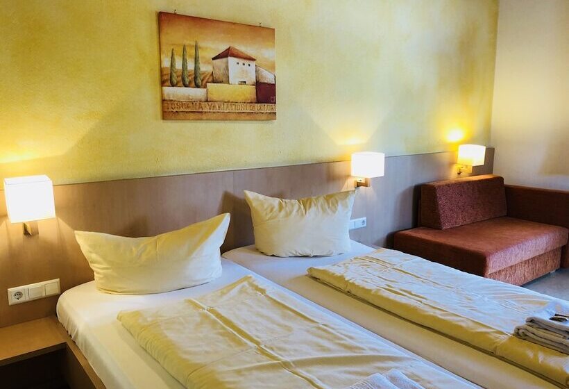 Отель Werneths Landgasthof Hirschen