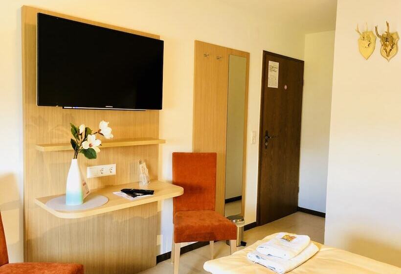 Отель Werneths Landgasthof Hirschen