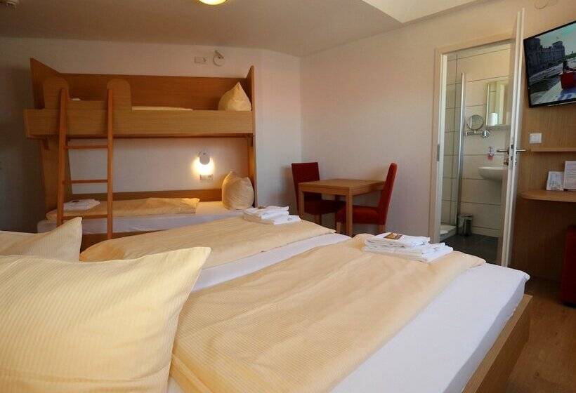 Отель Werneths Landgasthof Hirschen