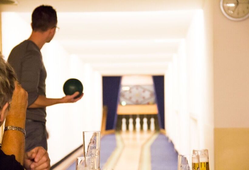 Отель Zur Neroburg