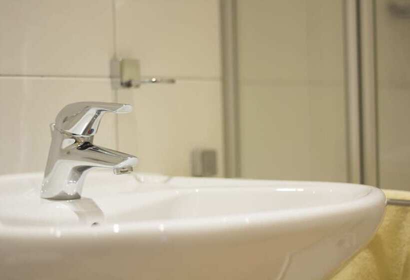 ホテル Zur Neroburg