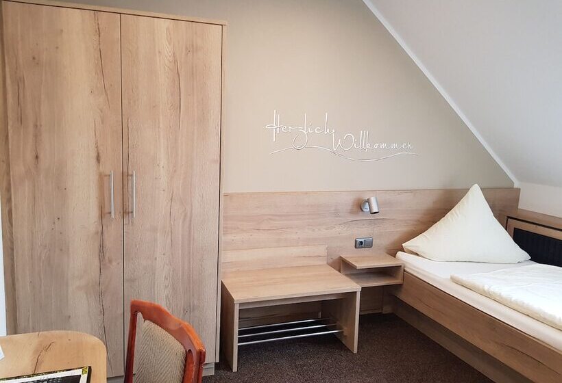 Отель Zur Neroburg