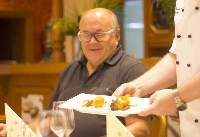 Отель Zur Neroburg