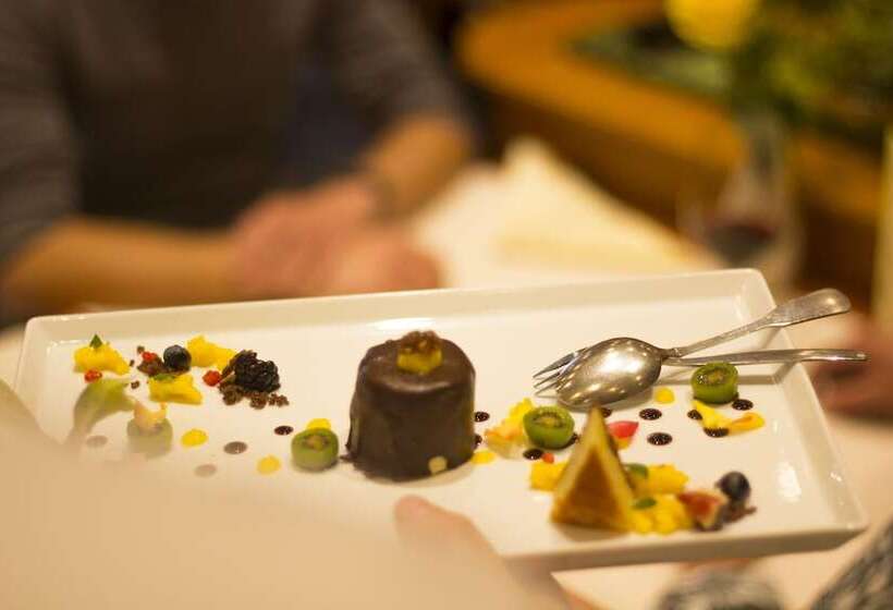 Отель Zur Neroburg