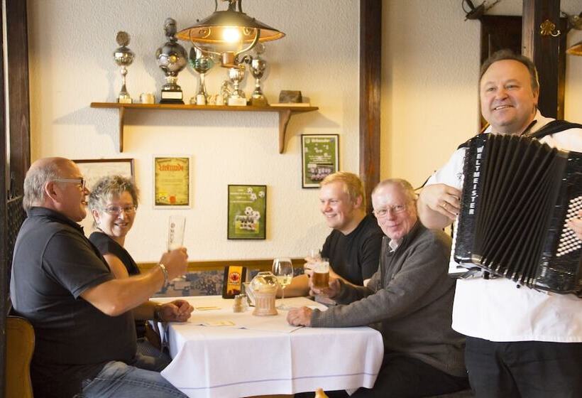 Отель Zur Neroburg