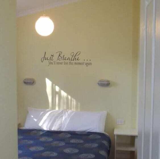 Lake Conjola Waterfront Holiday Park