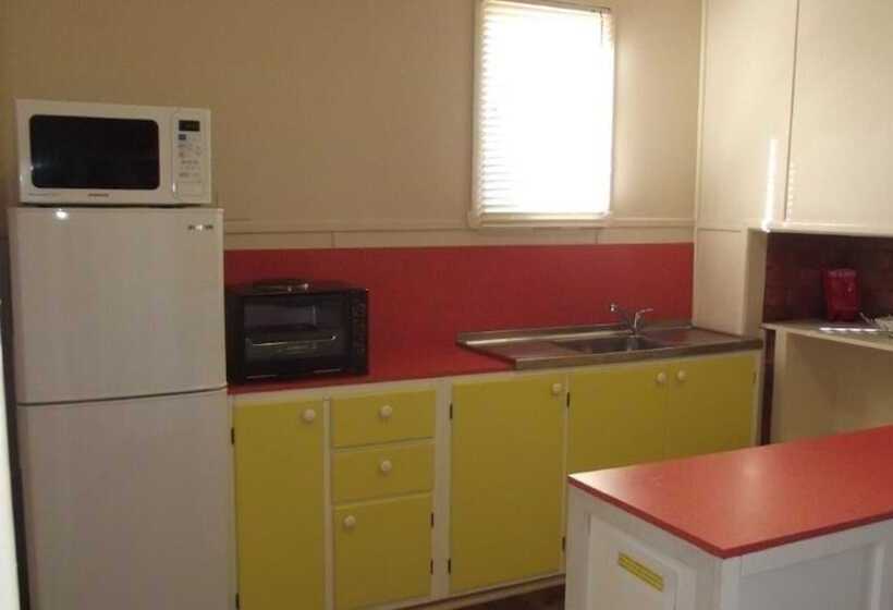 Lake Conjola Waterfront Holiday Park