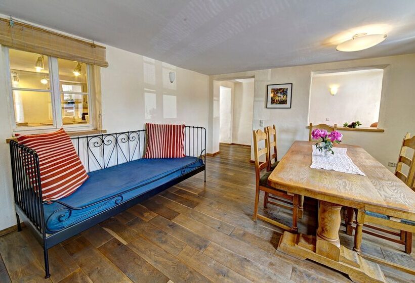 Nengshof   Haus Königskerze