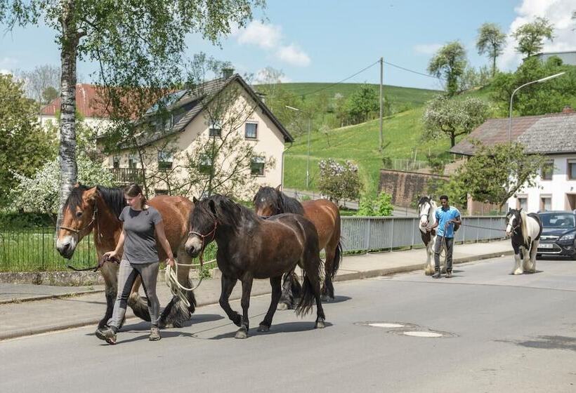 Nengshof   Haus Königskerze