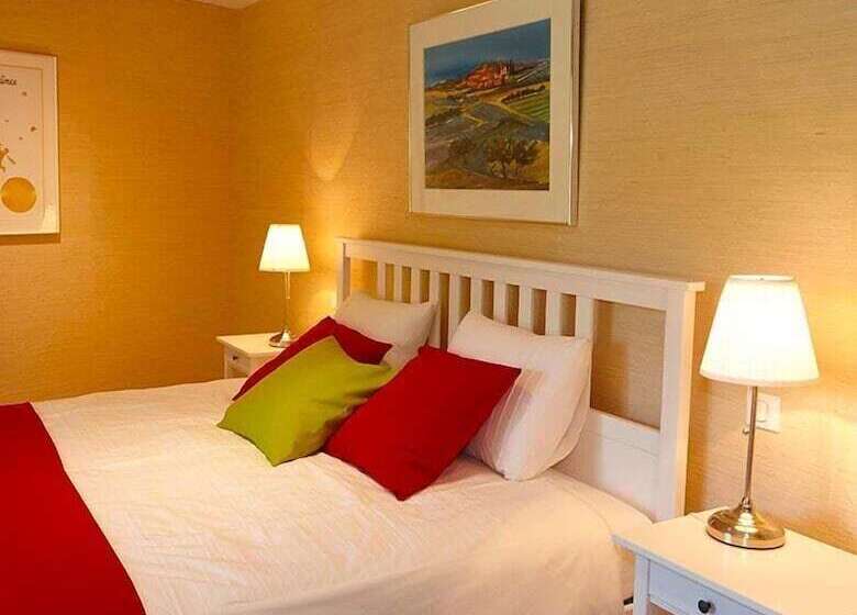 Пансион Chambres D Hôtes La Tour De Ginaillac