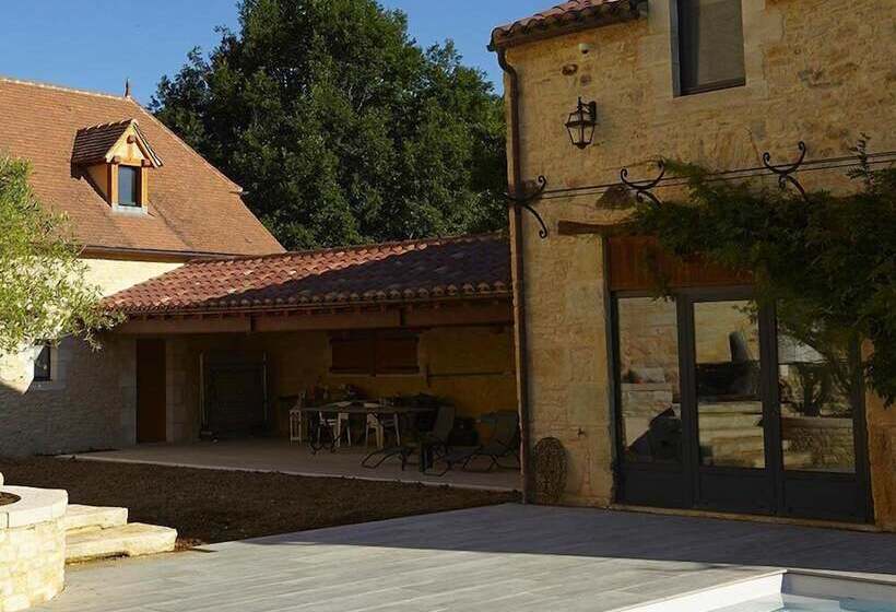 Пансион Chambres D Hôtes La Tour De Ginaillac