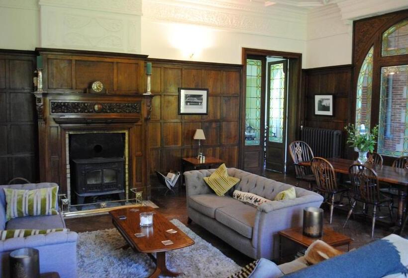 פנסיון Chateau Mezger