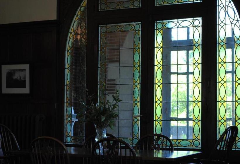 פנסיון Chateau Mezger