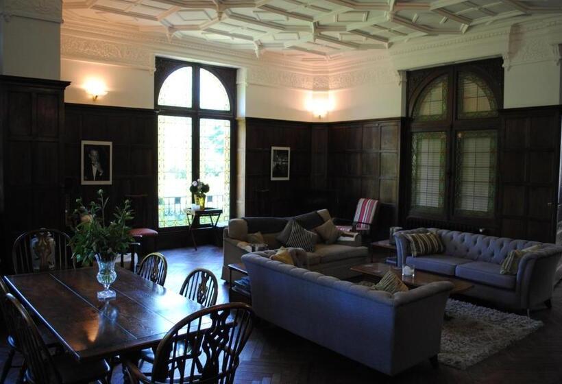 פנסיון Chateau Mezger