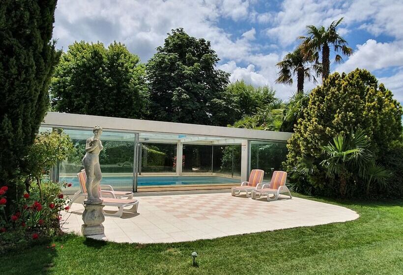 펜션 Château Moncassin