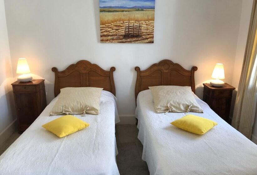 بنسيون Couleurs De Camargue