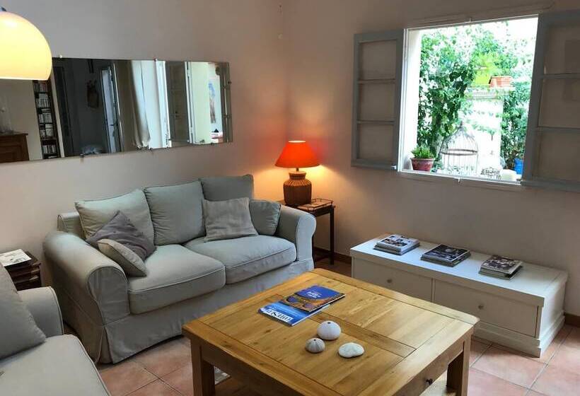 פנסיון Couleurs De Camargue