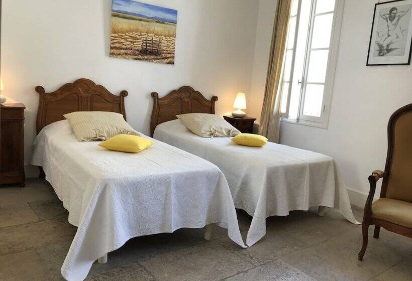 פנסיון Couleurs De Camargue